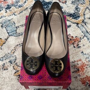 Tory Burch Black Leather Pump Heels with Gold Logo